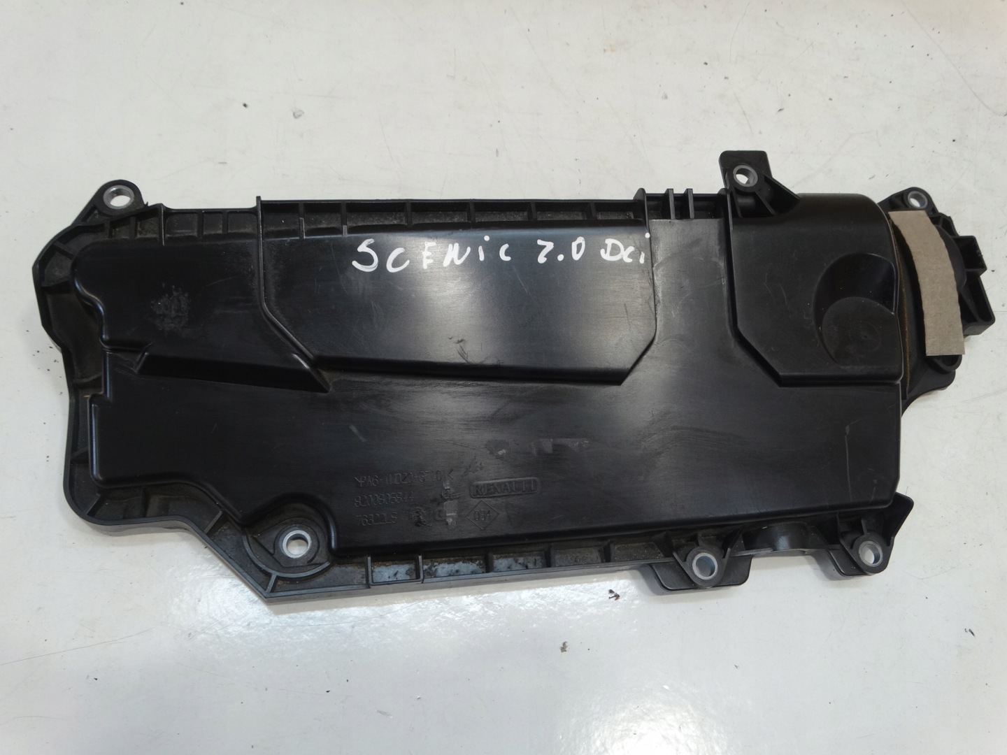 Abdeckung der Ventile RENAULT SCENIC III 2.0 DCI 09-13R. 8200805844