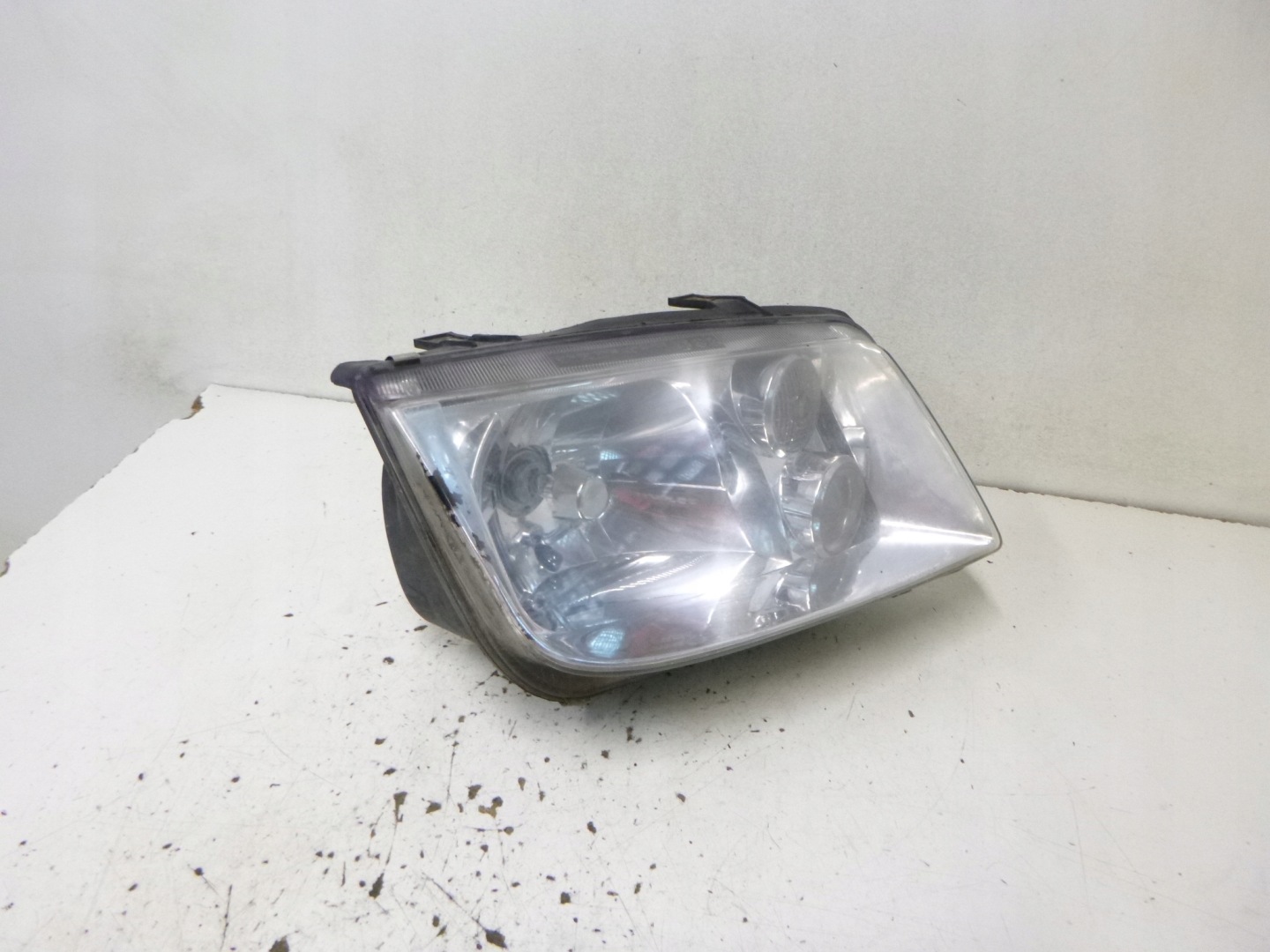 light front right VW Bora 98-05r.