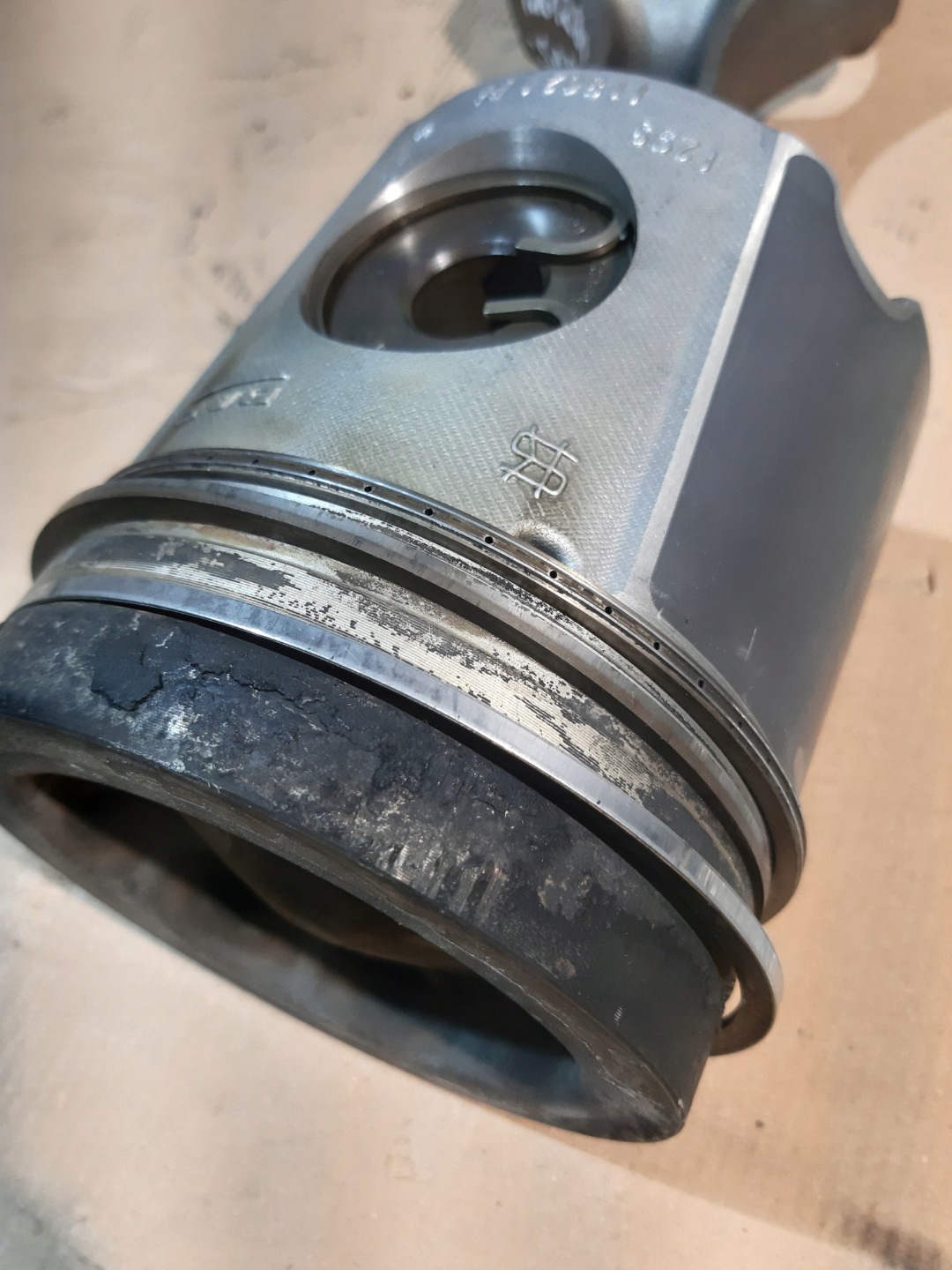 piston connecting rod DAF PACCAR PR183U1 183KW