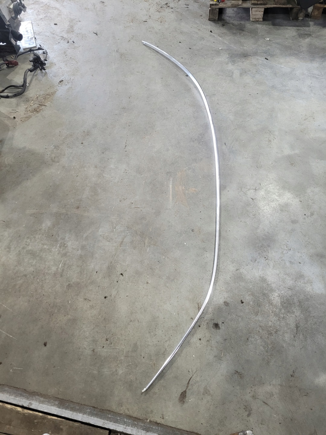 moulding CHROM left KAROSERYJN AUDI A4 B8 8K9853703
