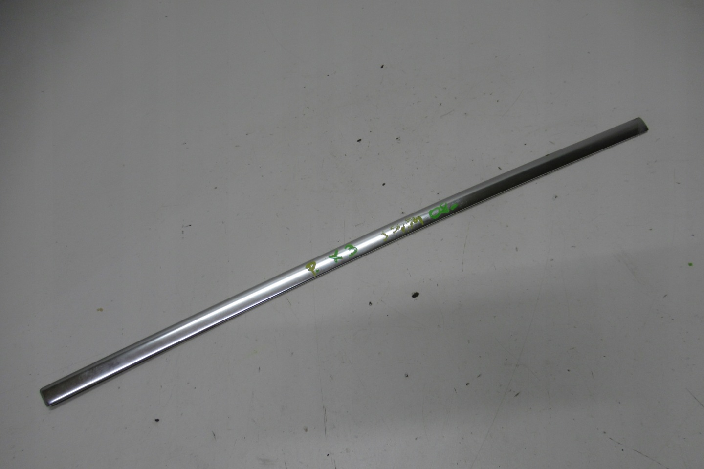 BMW X3 E83 moulding windows KAROSERYJNEJ CHROM right