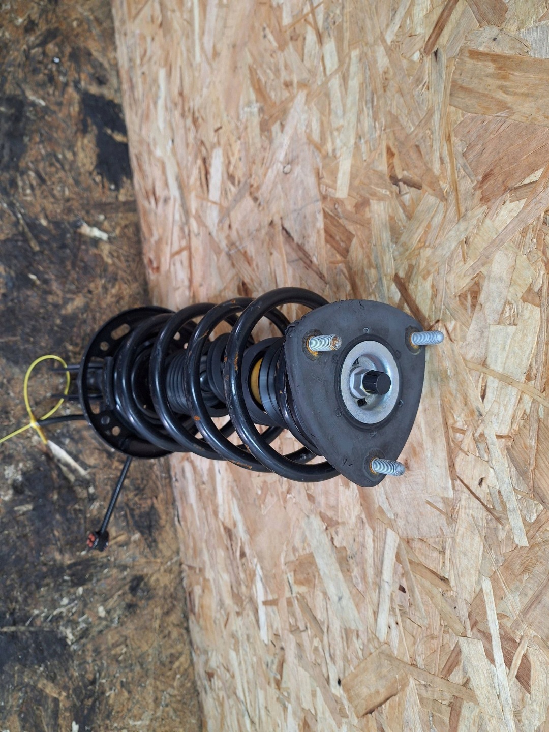 shock absorber right front MAZDA CX5 and 12-17 KD45-34700A