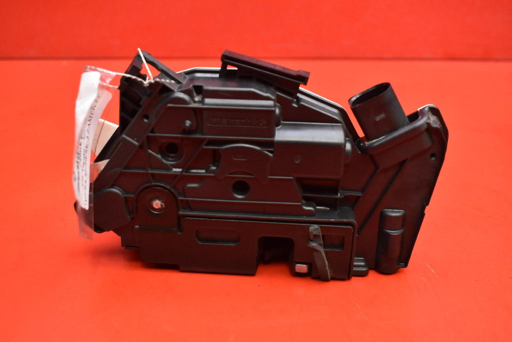 lock door right front front EU 5N1837016E VW TIGUAN 1 and LIFT 11-17