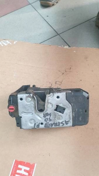 lock OPEL ASTRA IV right rear part 13128116 GB
