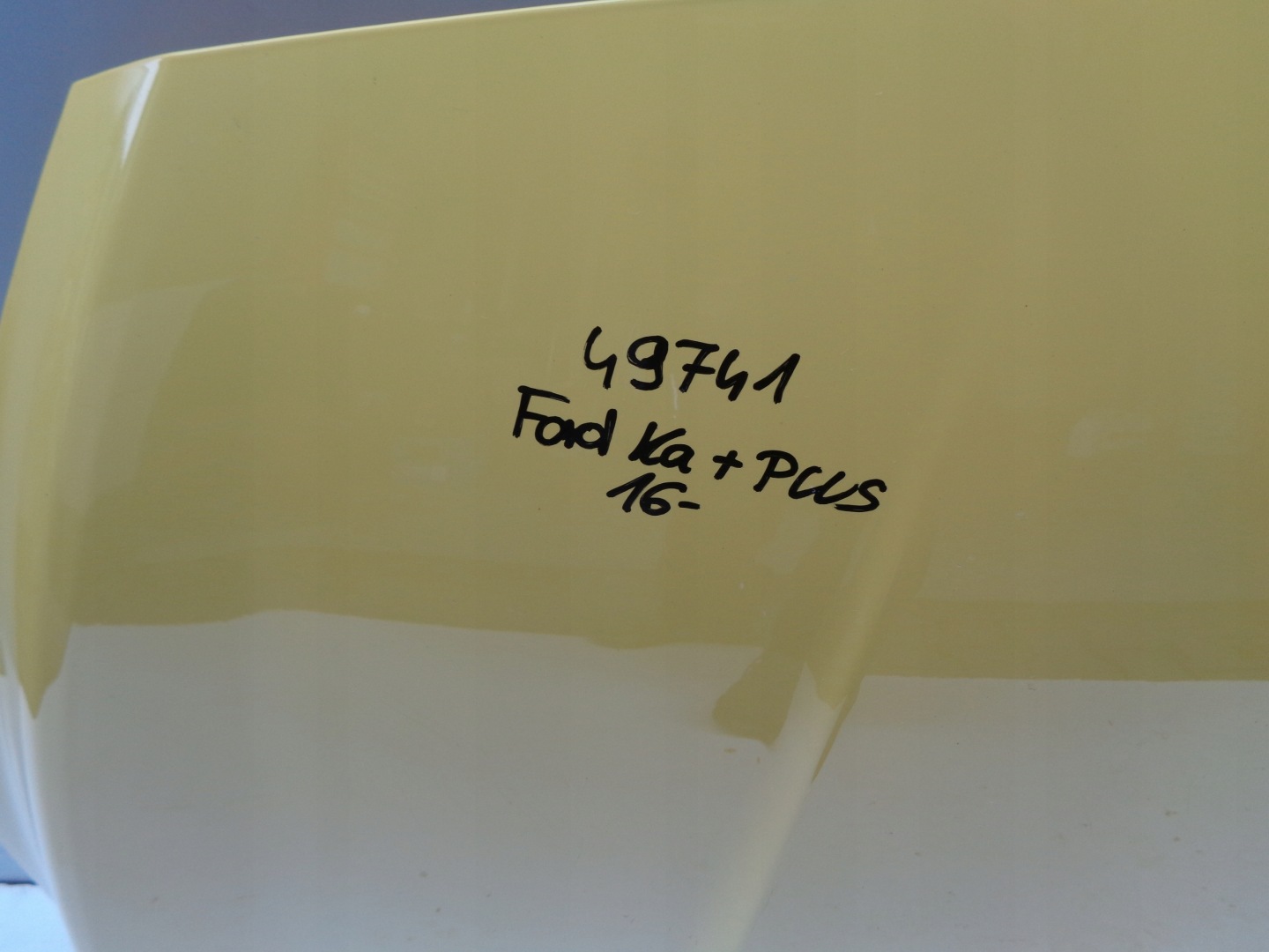 Capot FORD KA + Positif 16- NR 49741