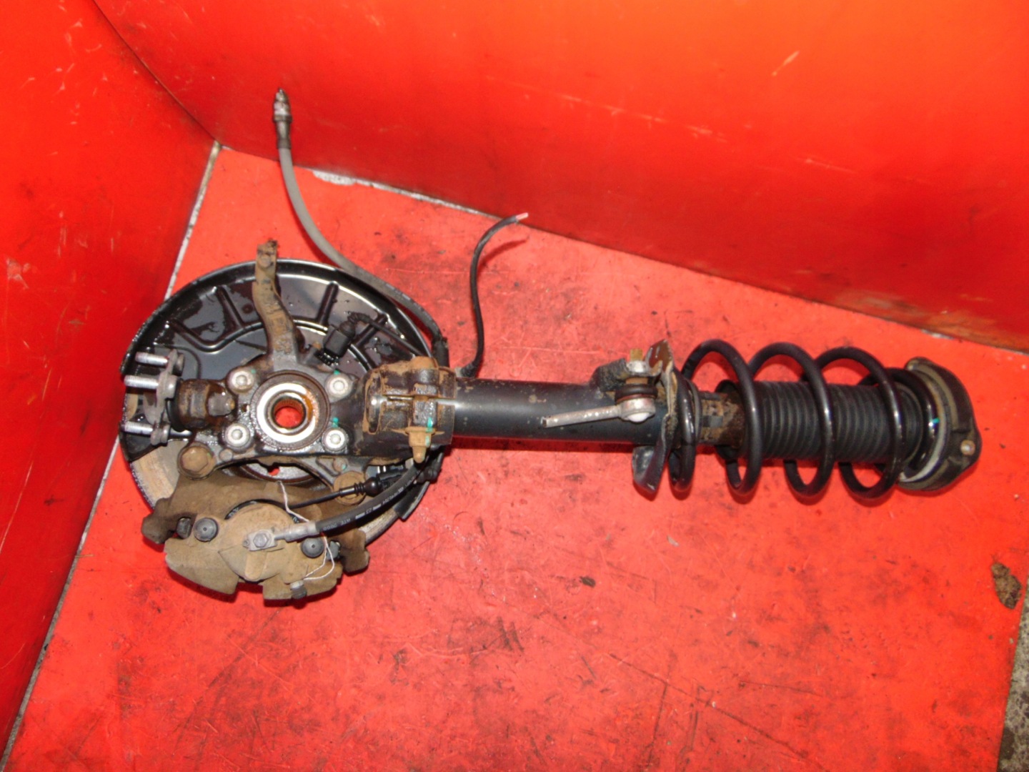 VW EOS 2.0 TDI swing shock absorber left front