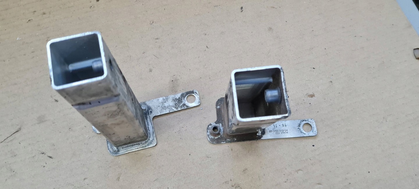 S6 C7 4G A6 LIFT console supports left right siders 4G0805527A 4G0805528A 2X