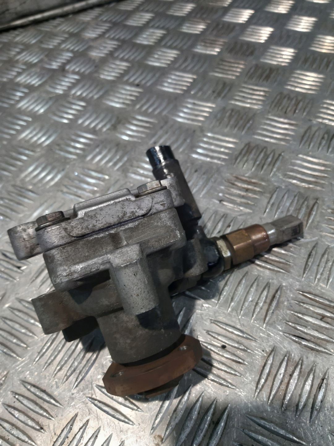 servo pump KYB 90 BAR 1J0422154B VW GOLF IV 1.6