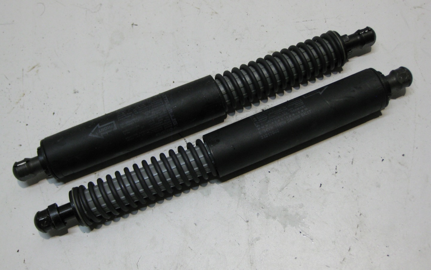 VOLVO V70 2.0 D 09R shock absorbers electrical bonnet rear part boot 31217640