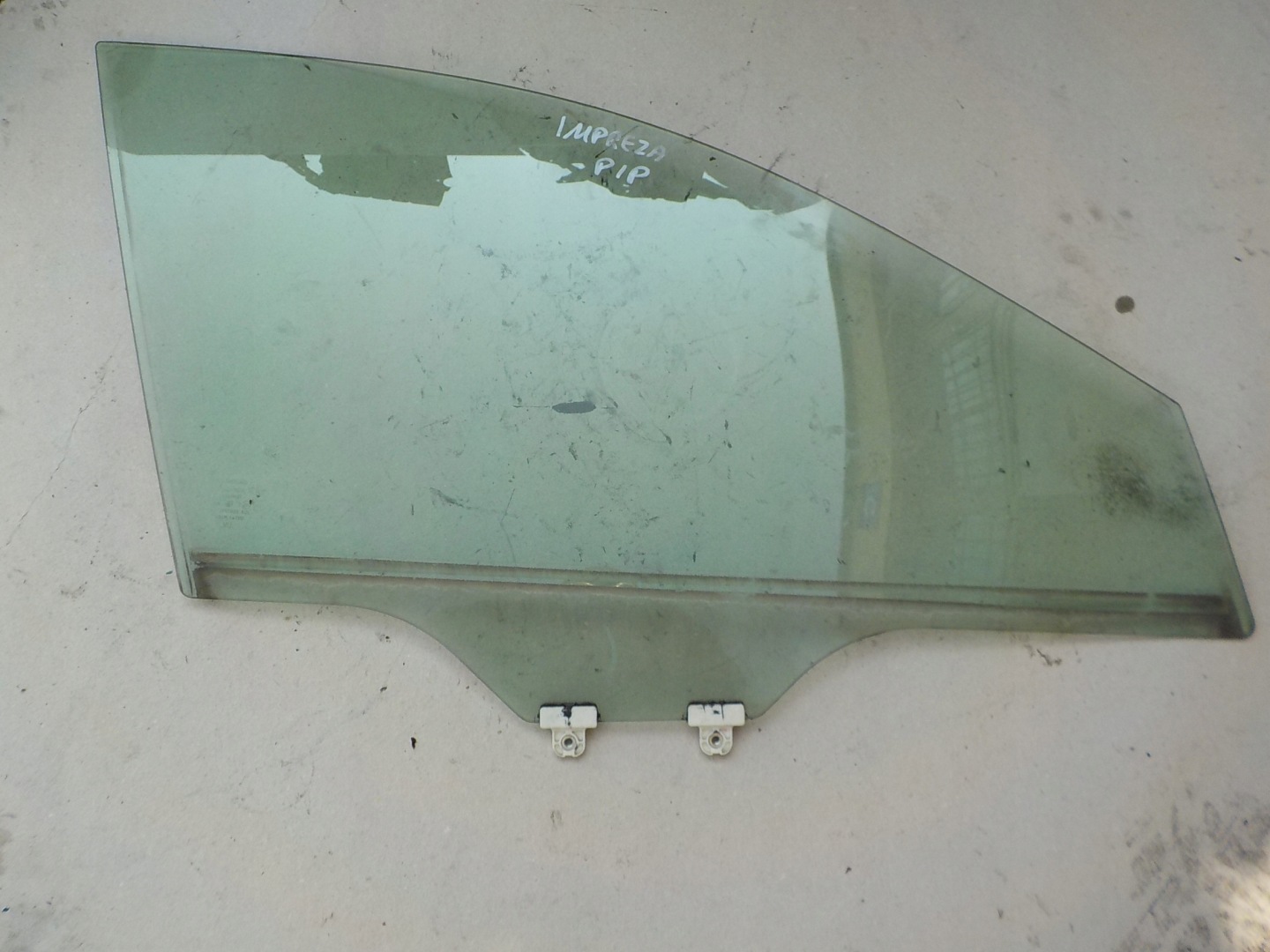 window right front subaru impreza GH