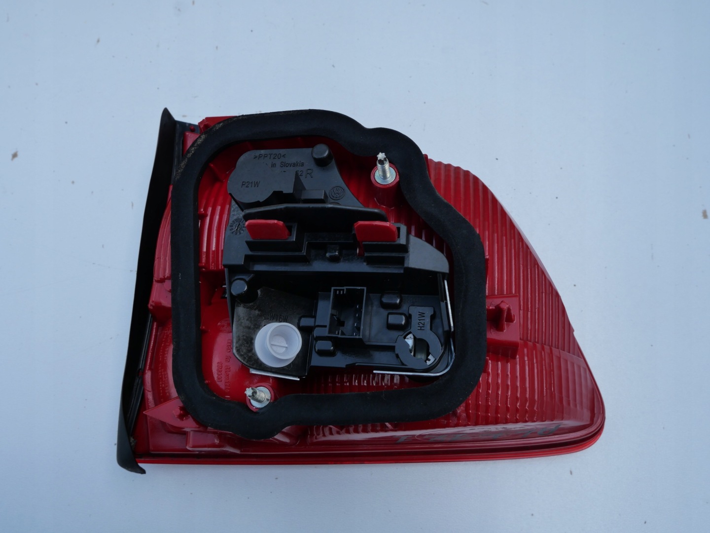 light rear right bonnet VW Touran II 2 1T0945094