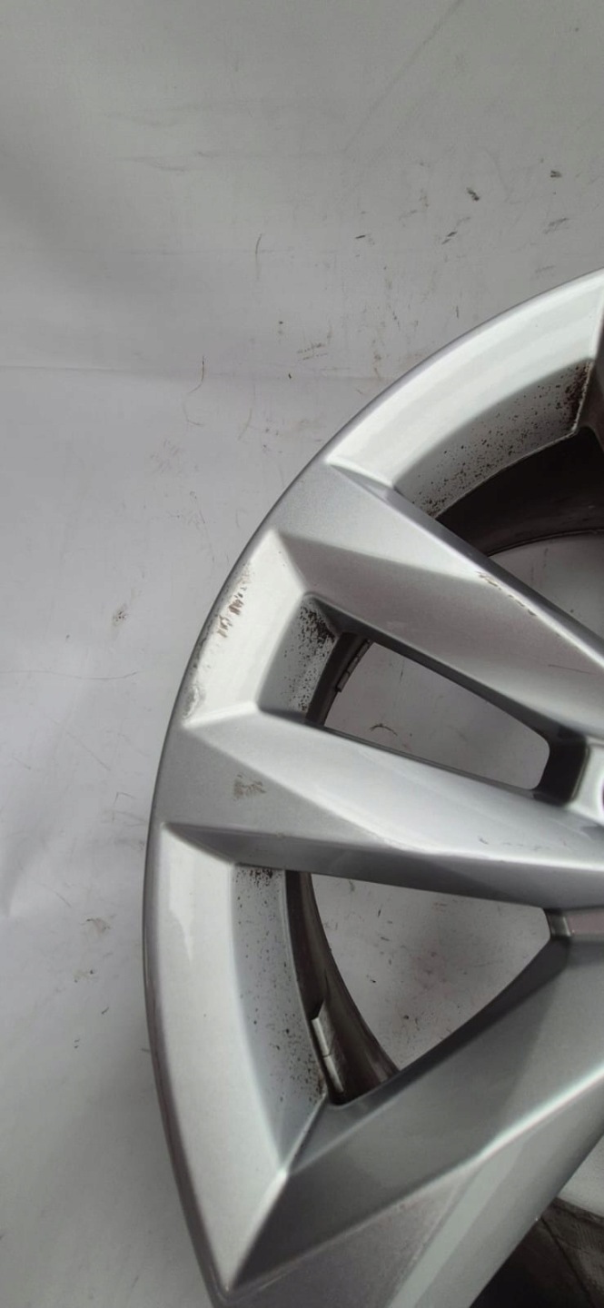 AUDI 8Y0601025 7JX16 16" disk hliníkový