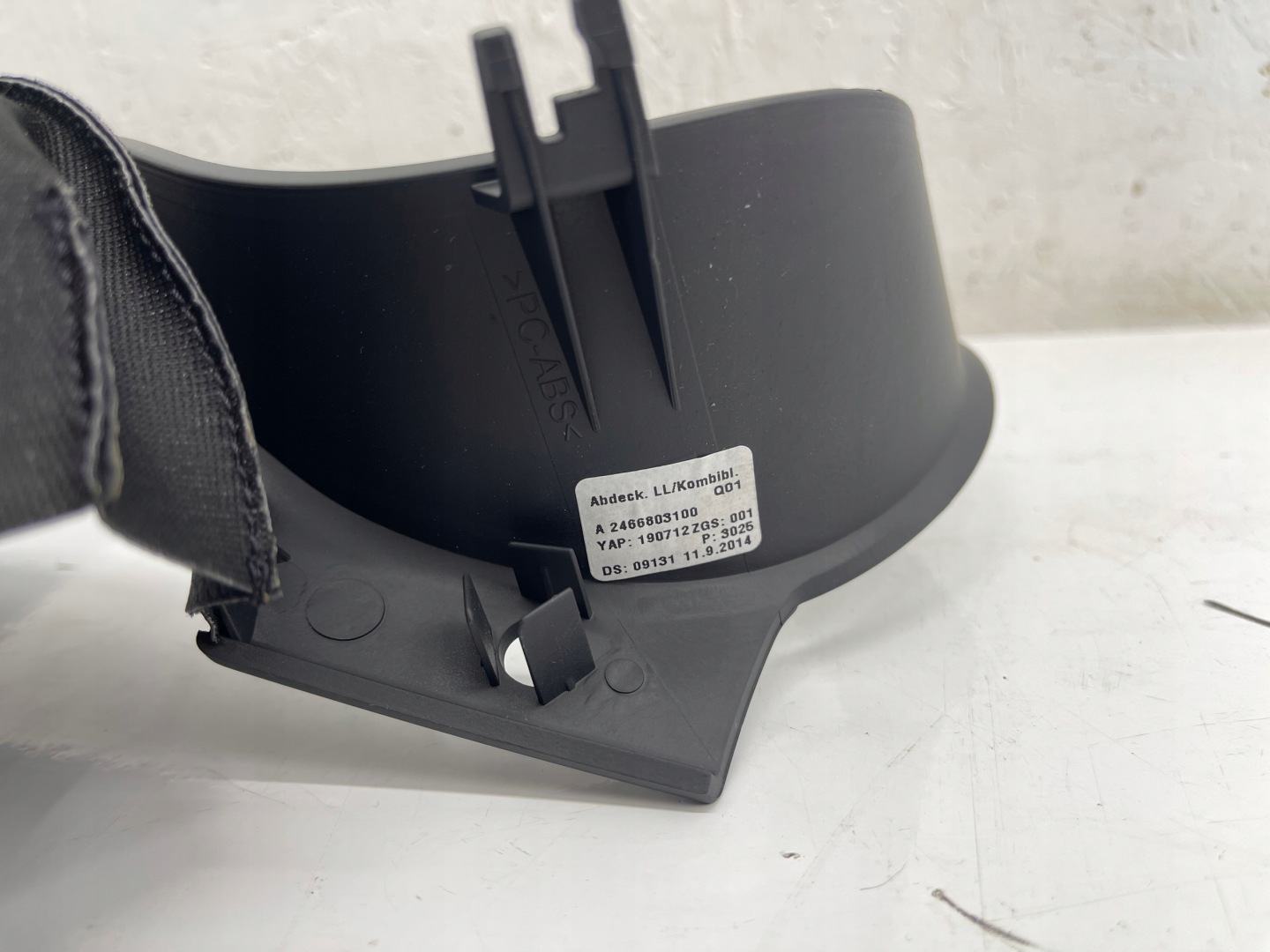 MERCEDES B-KLASA W246 cover instrument panel frame A2466803100