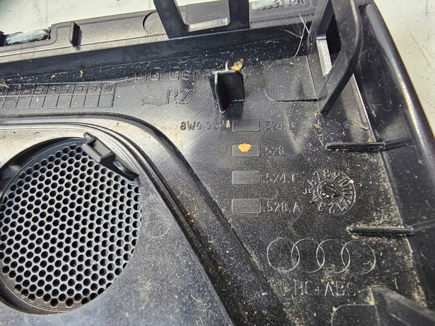 KALMKI WIAZKI BOCZKOW AUDI A4 B9 AMBIENTE KOMPLET