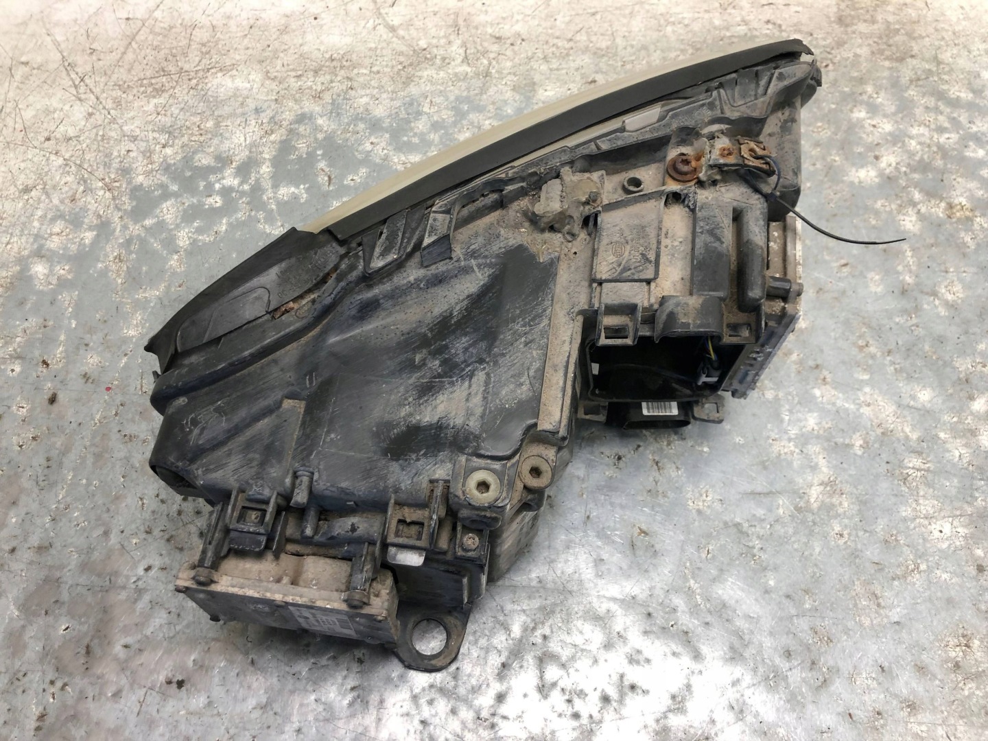 light left front BIXENON AUDI A8 D3 4E0907813 EUROPA