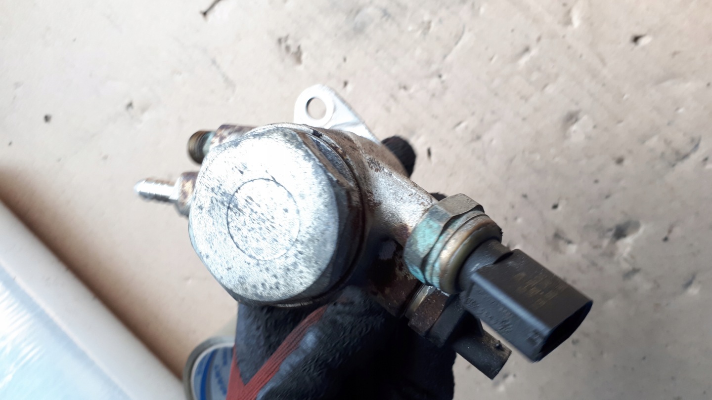 A6 C7 4G pumpa goriva 07L127026J 3.0 TFSI S4 B8