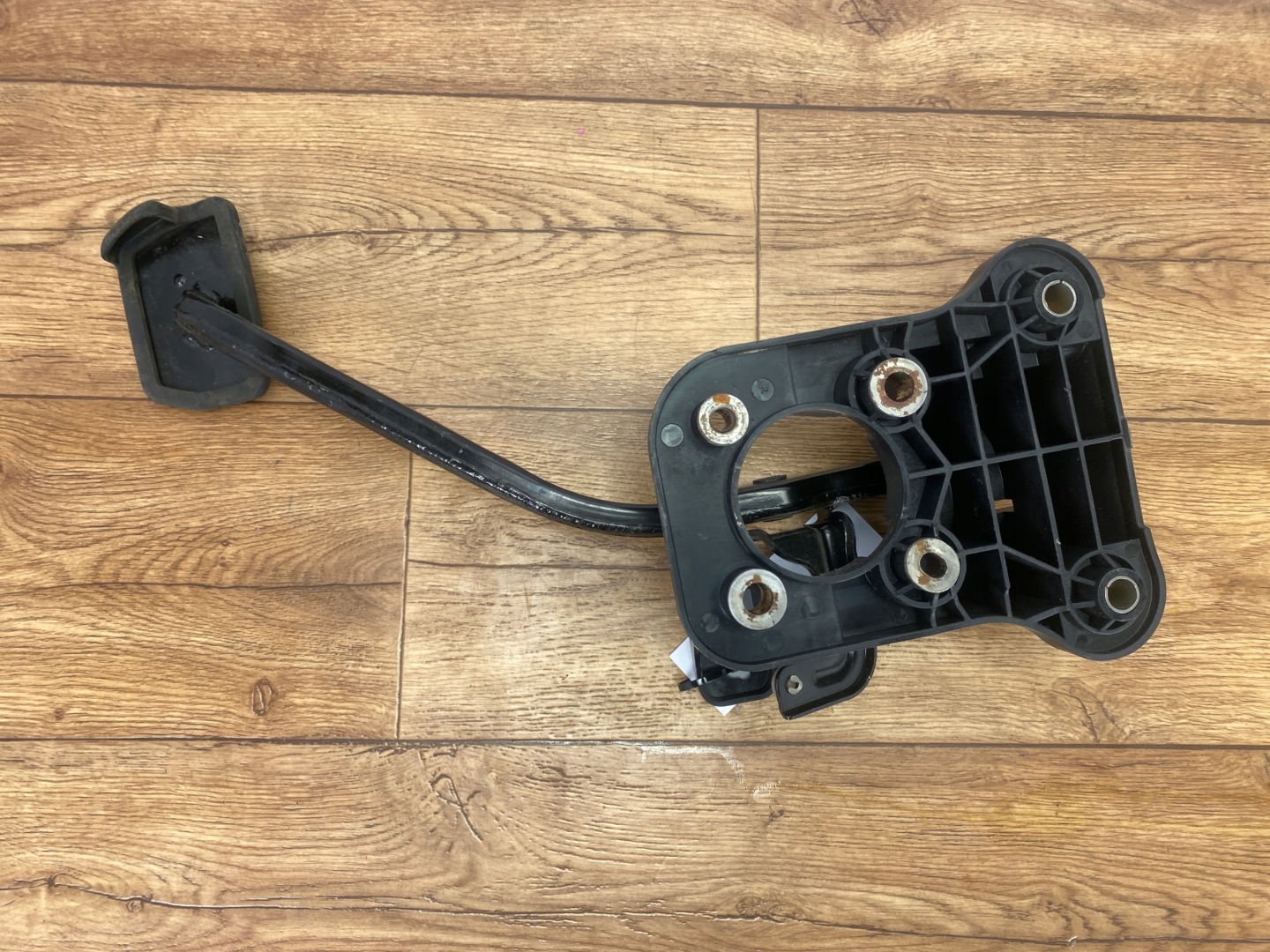 Pedal kočnice Ford Explorer 2020+ USA