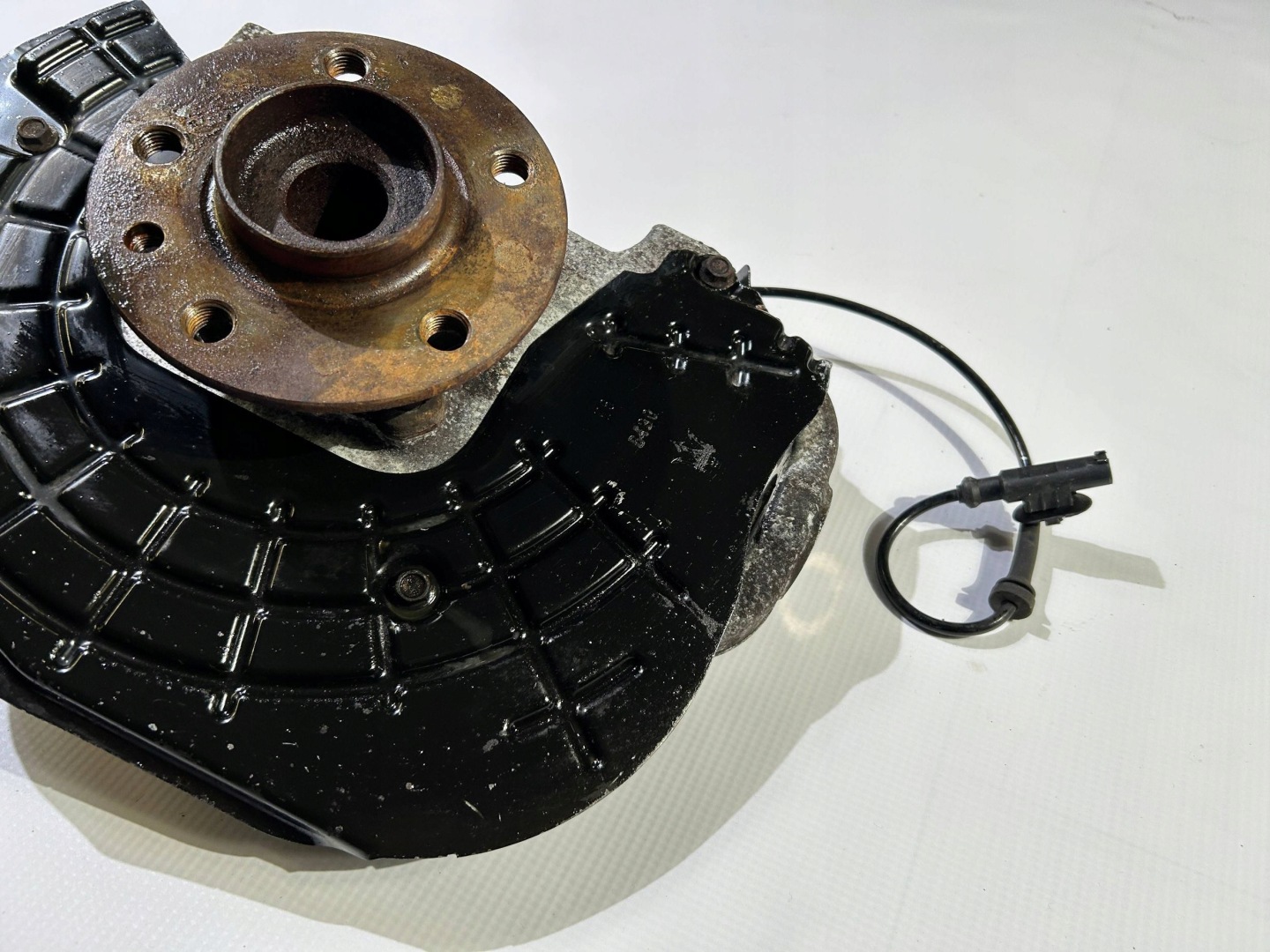 swing of the pivot wheels front front right Maserati Ghibli M157 2013