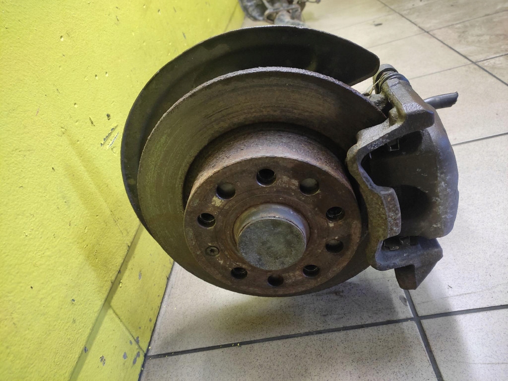 VW CADDY II 1.9 TDI sider axis rear