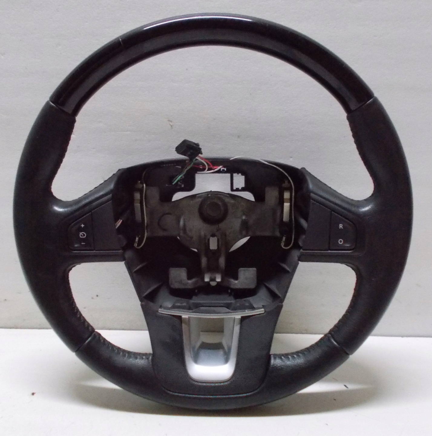 RENAULT LATITUDE 3.0 DCI 12R steering wheel, leather