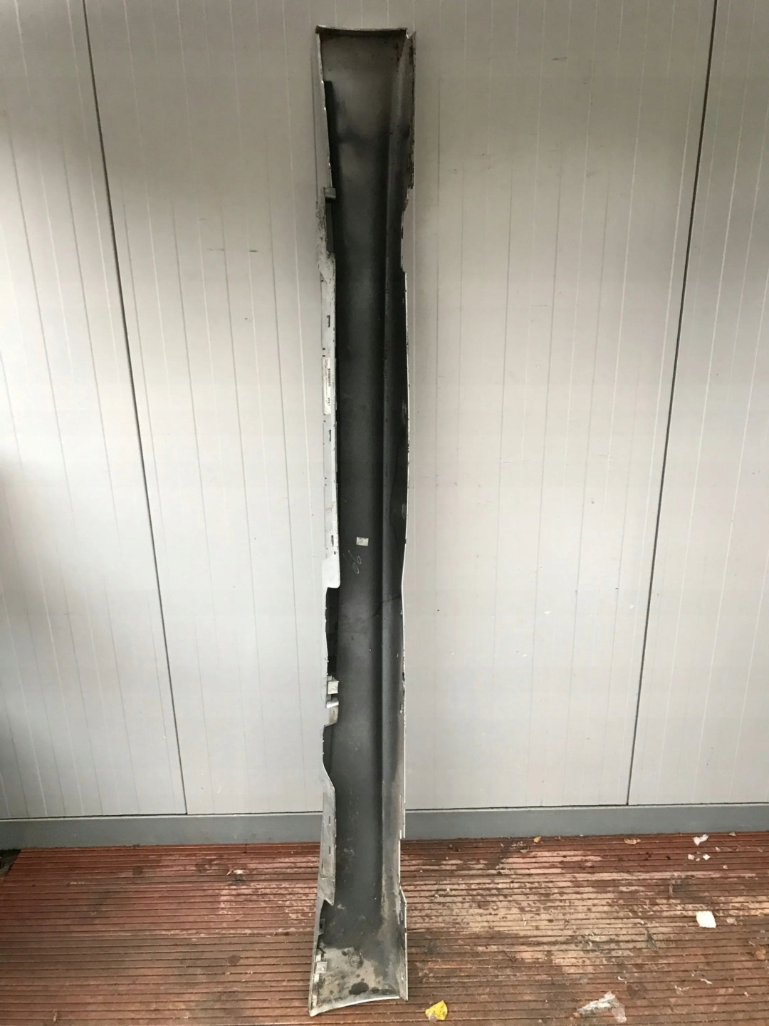 moulding threshold left BMW 1 E87 7147401