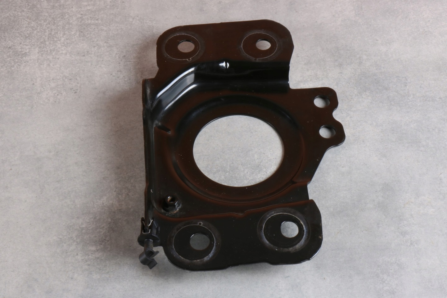 VOLVO XC60 and D4 2.0d D4204T14 bracket console holder 30784277