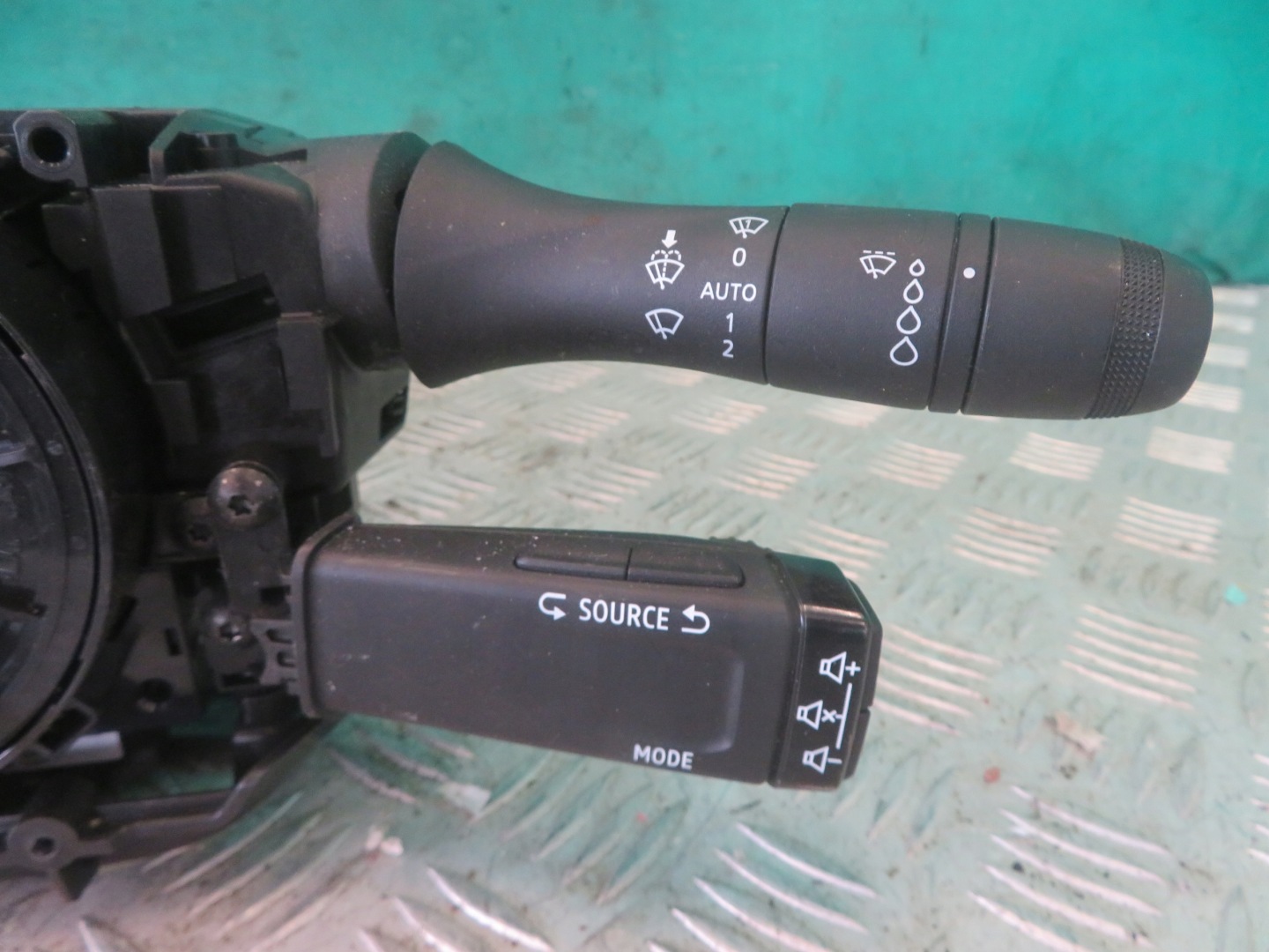 DEVIO LUCI TERGICRISTALLO TERGI RENAULT TRAFIC 24R 255673302R