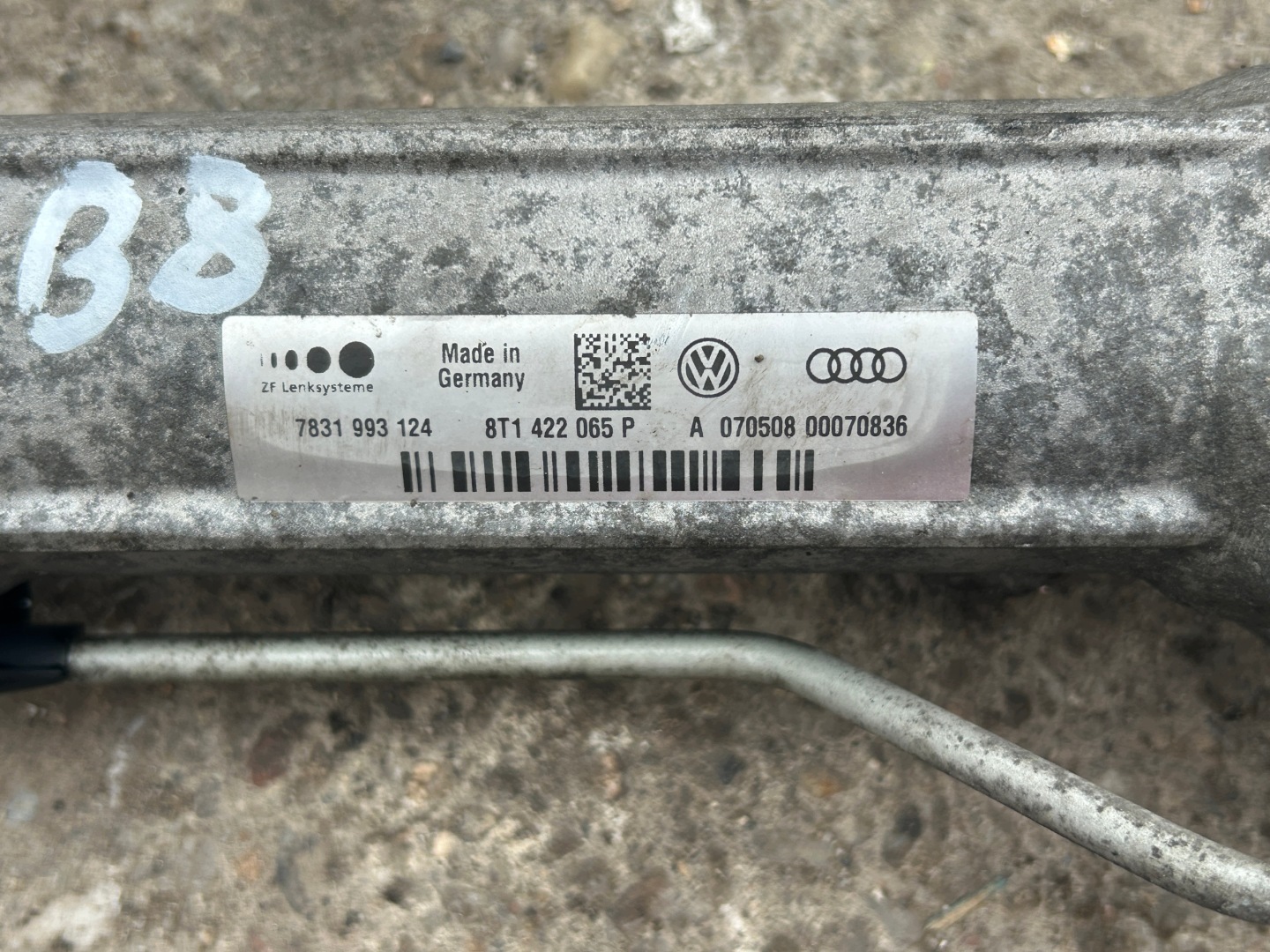 AUDI A4 B8 Boîter direction EUROPA 8T1422065P