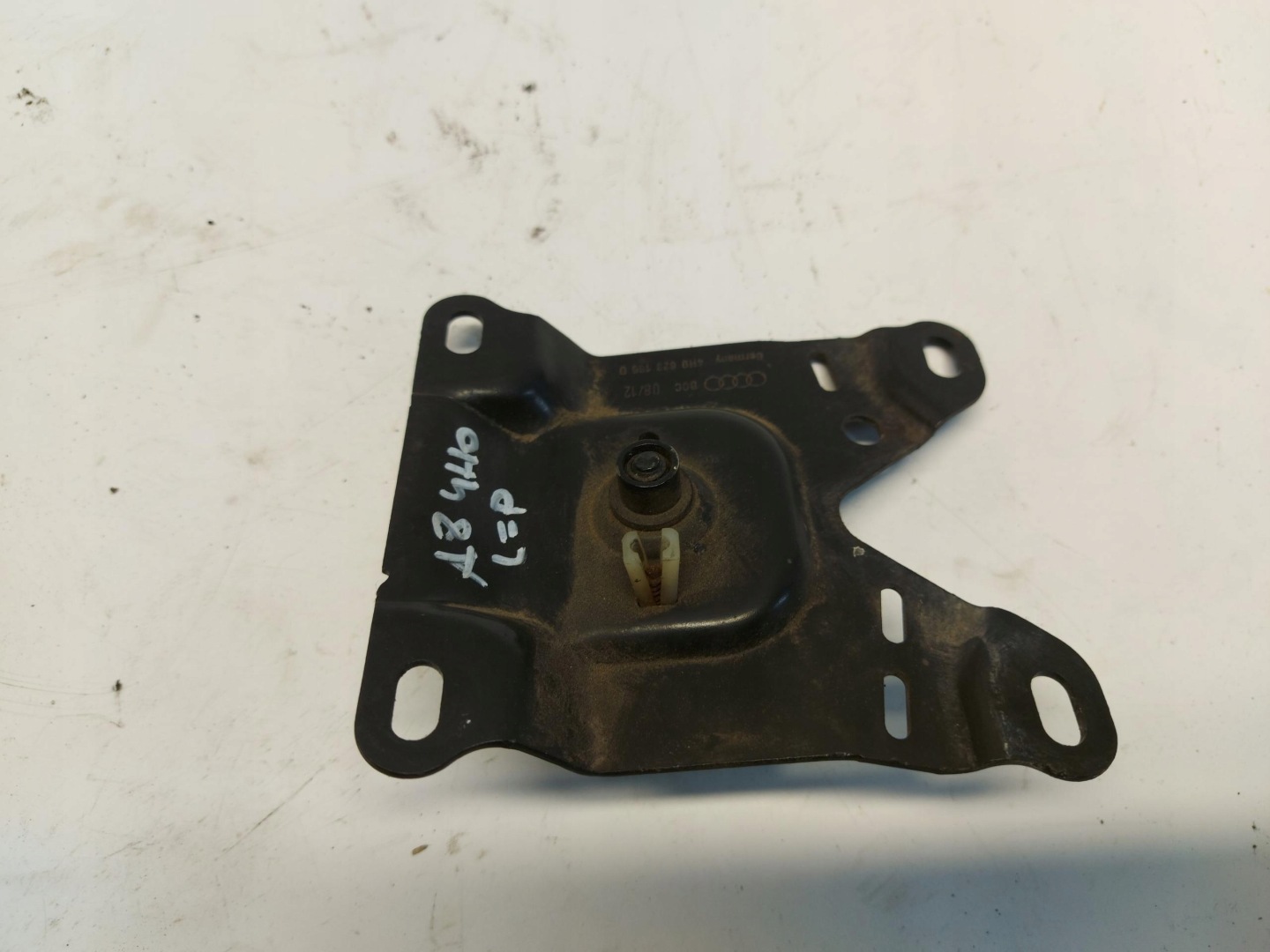 Audi A8 D4 4H 2012 rygiel hook bonnets left or right 4m0823186d