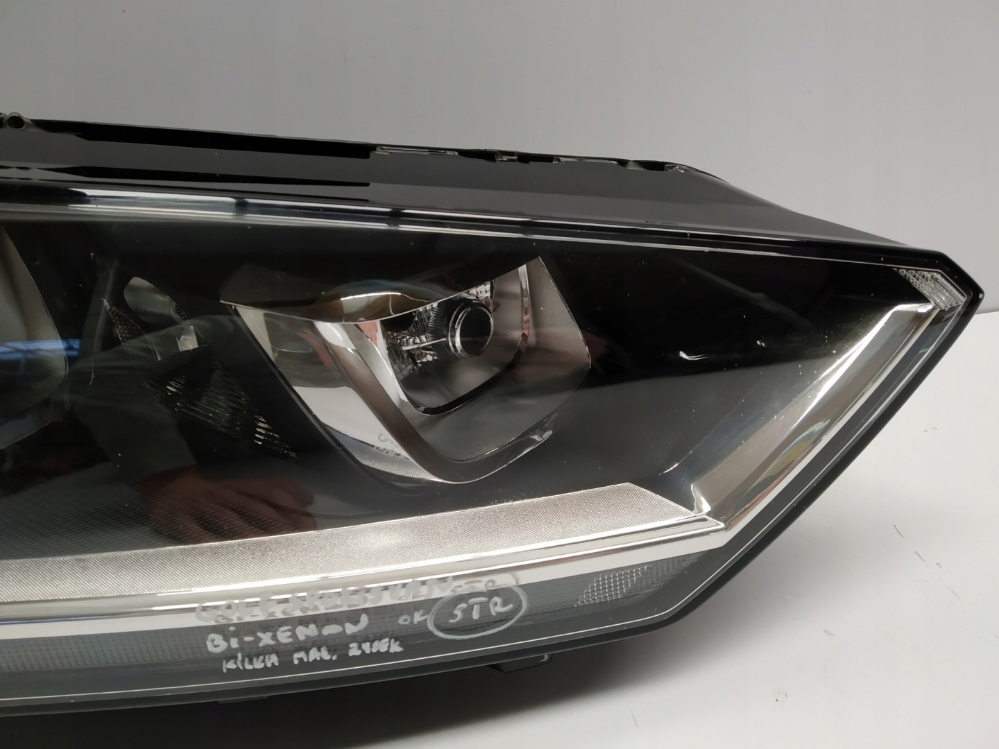 Vw Golf Sportsvan reflektor Bi Xenon right light before lift