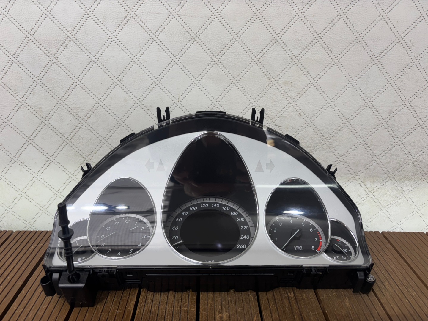 MERCEDES E-KLASA W207 E350 3.5 CGI dials dials A2129004013 A2C33061700