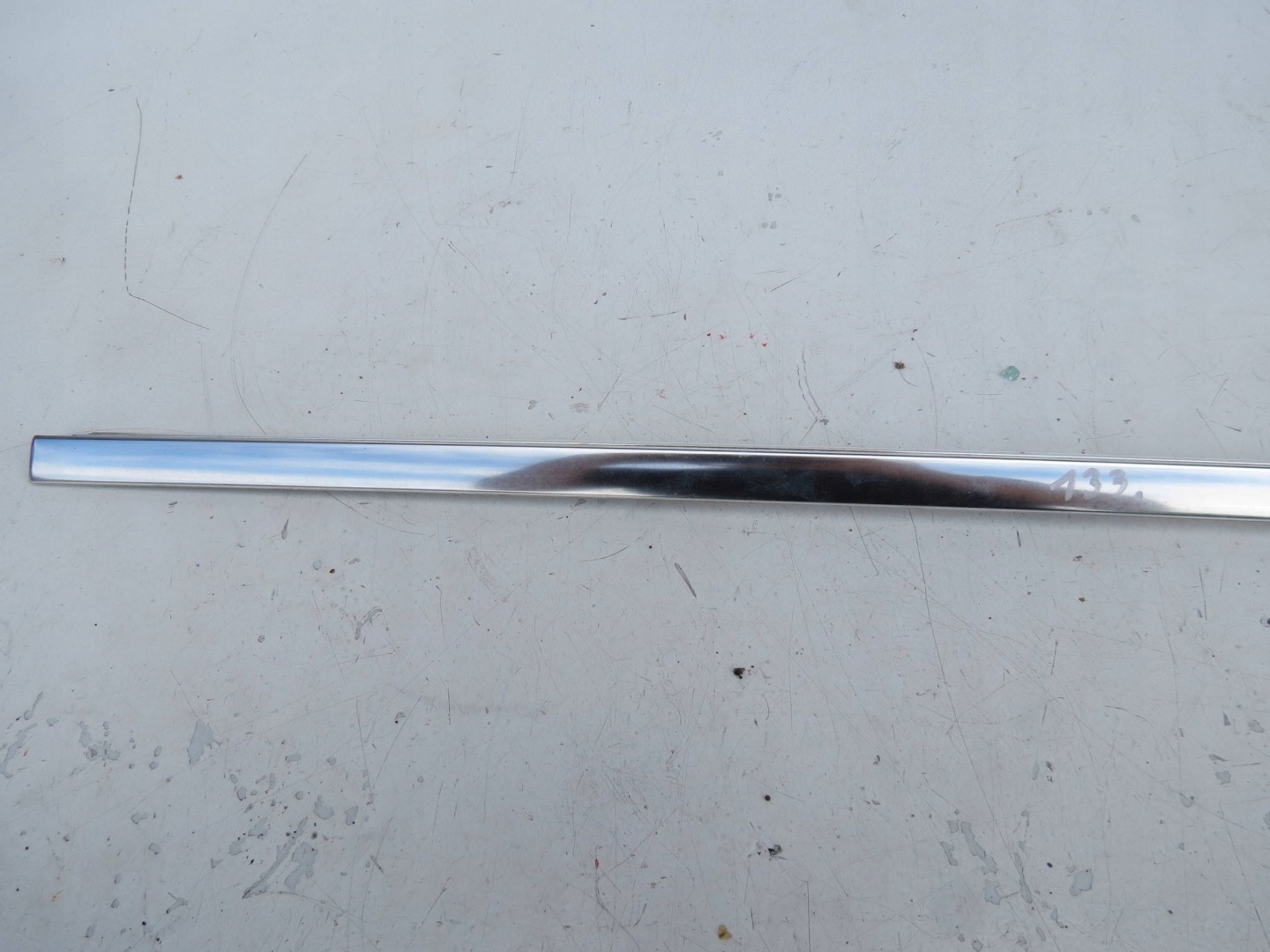 moulding dust CHROM left front VOLVO V70 lll 3.2 B R6 243 KM 07-16r