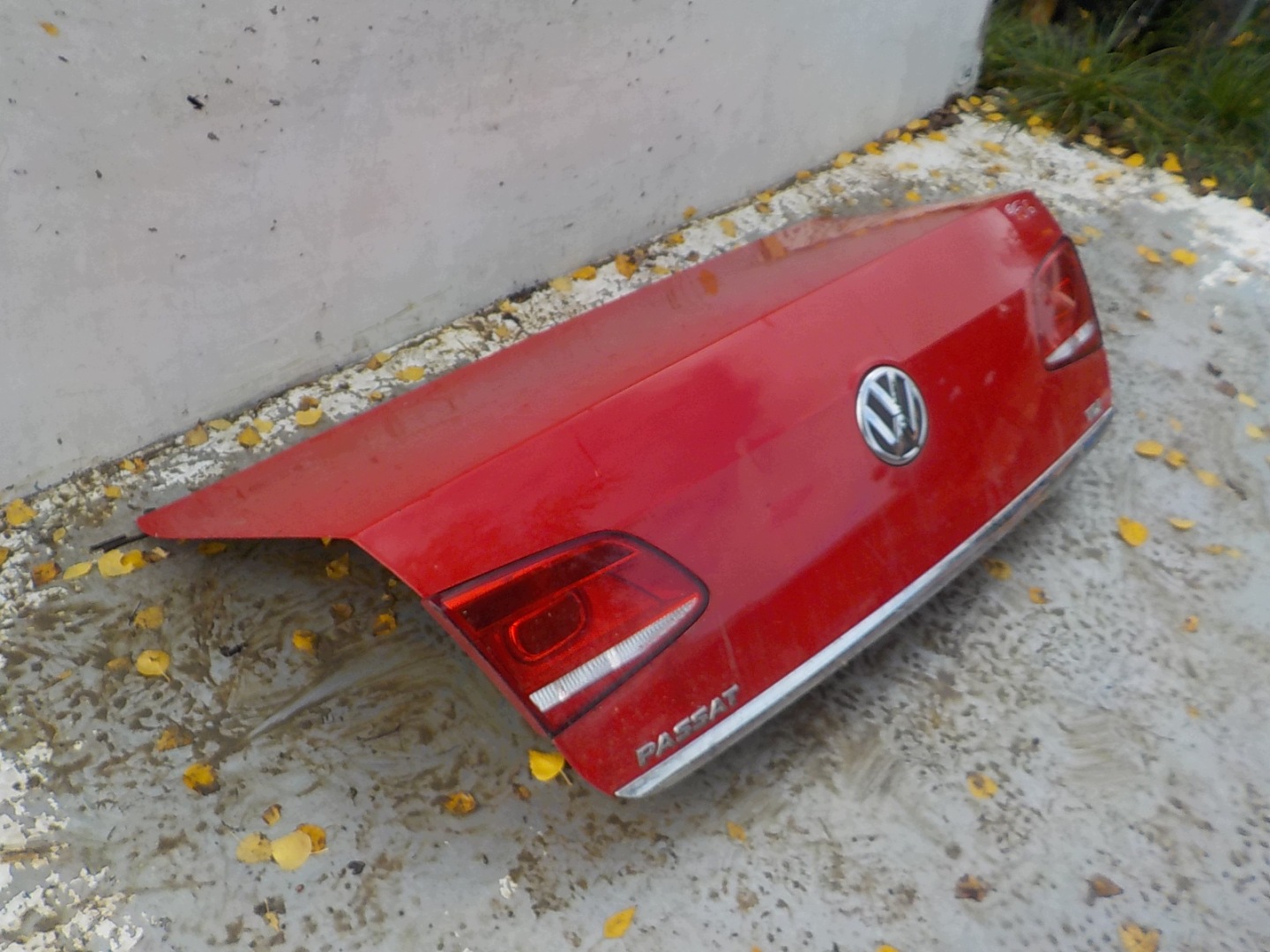 956 VOLKSWAGEN PASSAT B7 sedan boot door rear
