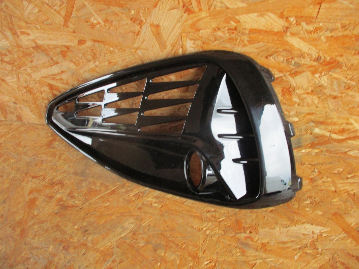 grid left of a bumper HYUNDAI I30 21