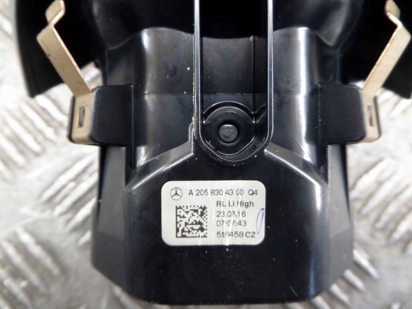 grid air conditioning devices Mercedes-Benz OE A2058304300