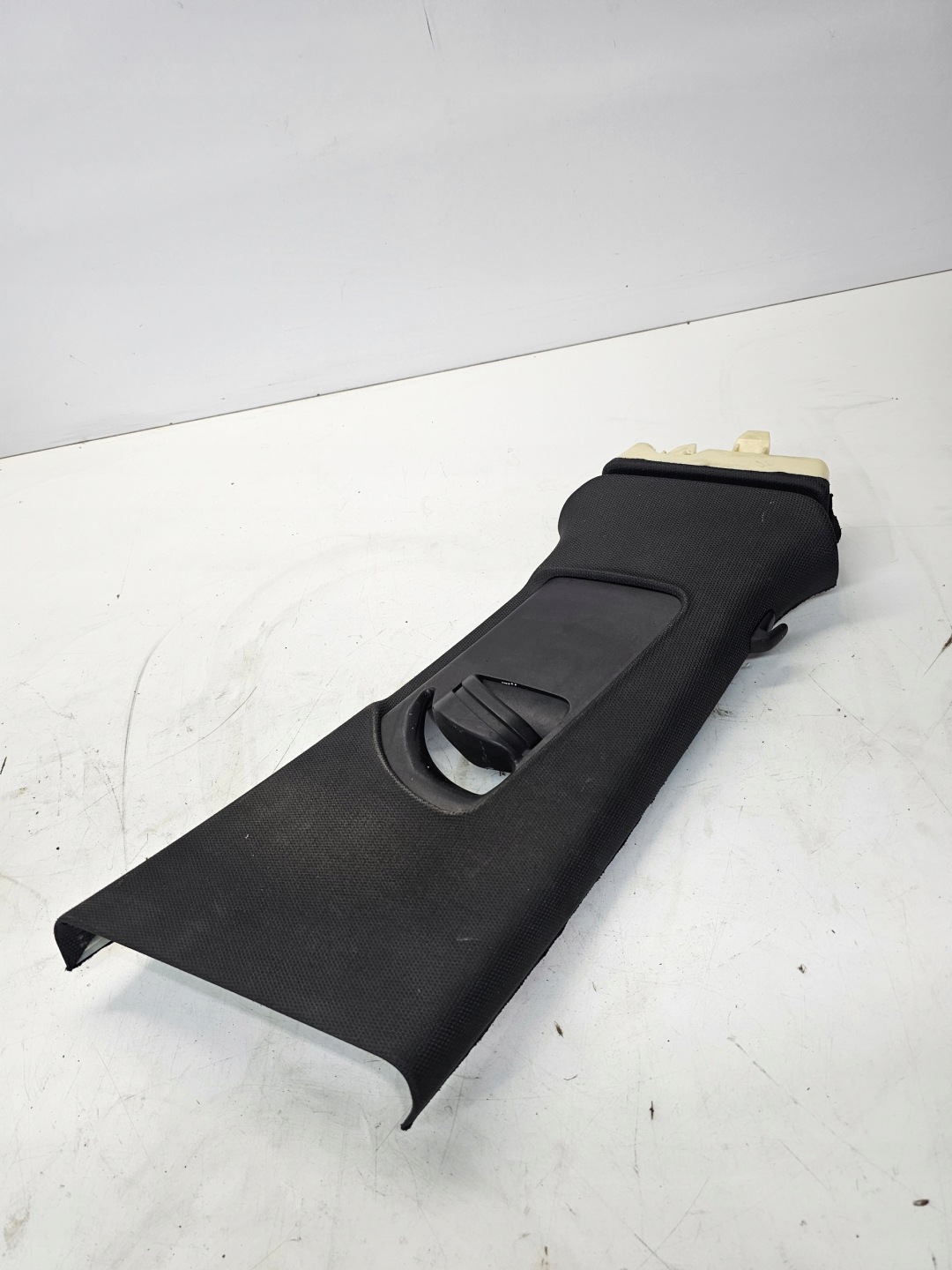 cover SLUPKA B right AUDI A4 B8 8K0867282B V48