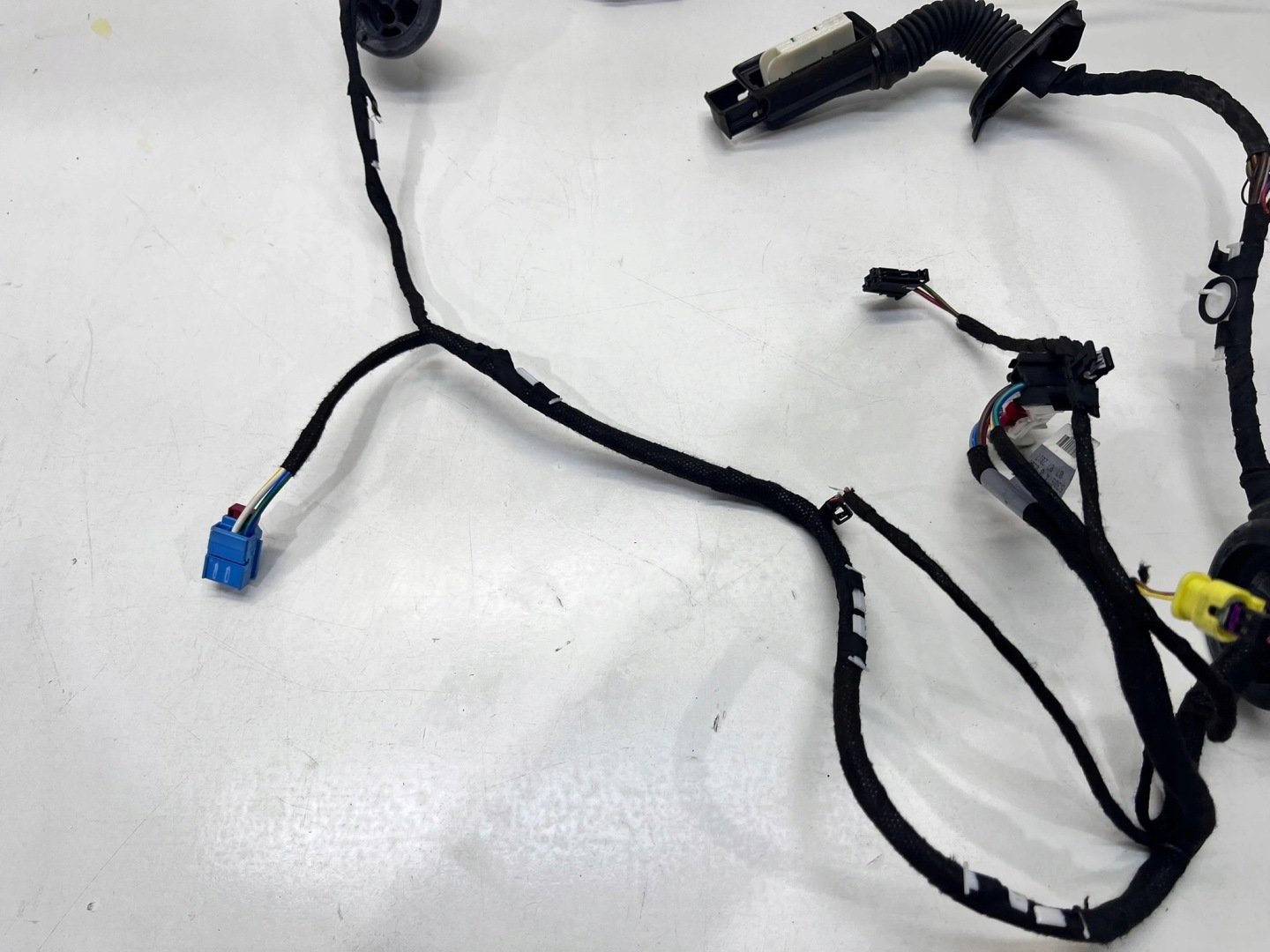 bundle door right front AUDI Q5 FY 80A971029C