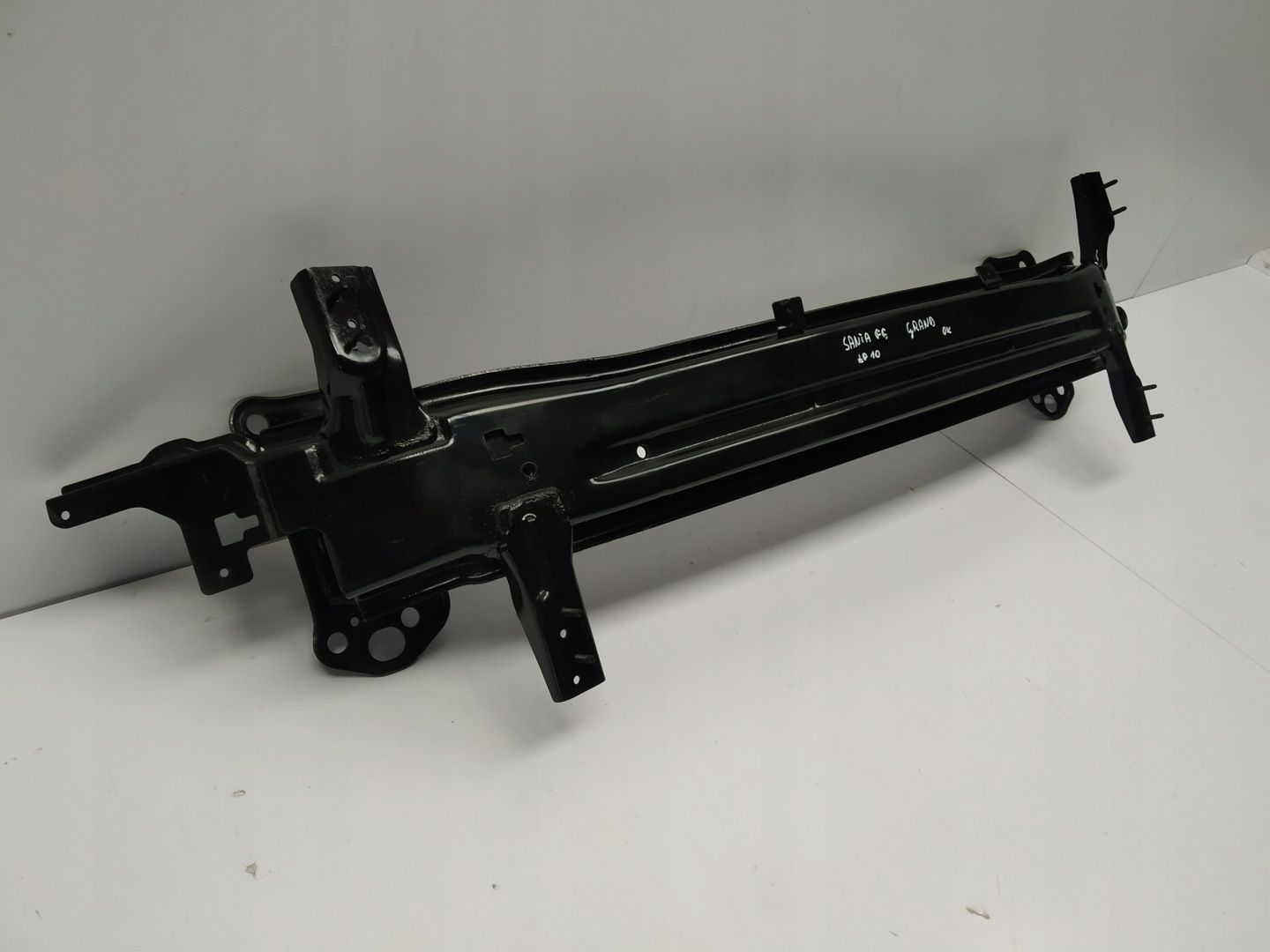 2012r- Hyundai Santa Fe III Grand ladna bumper support front originál