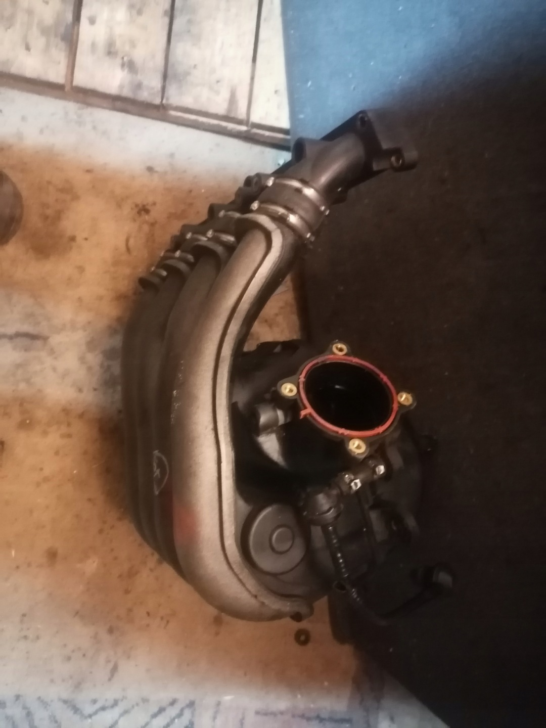 intake manifold AUDI A4 B6 2.0 petrol 06B133210AJ
