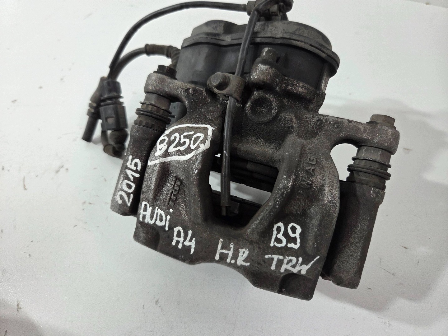 Audi A4 S4 B9 caliper brake rear right (B250)