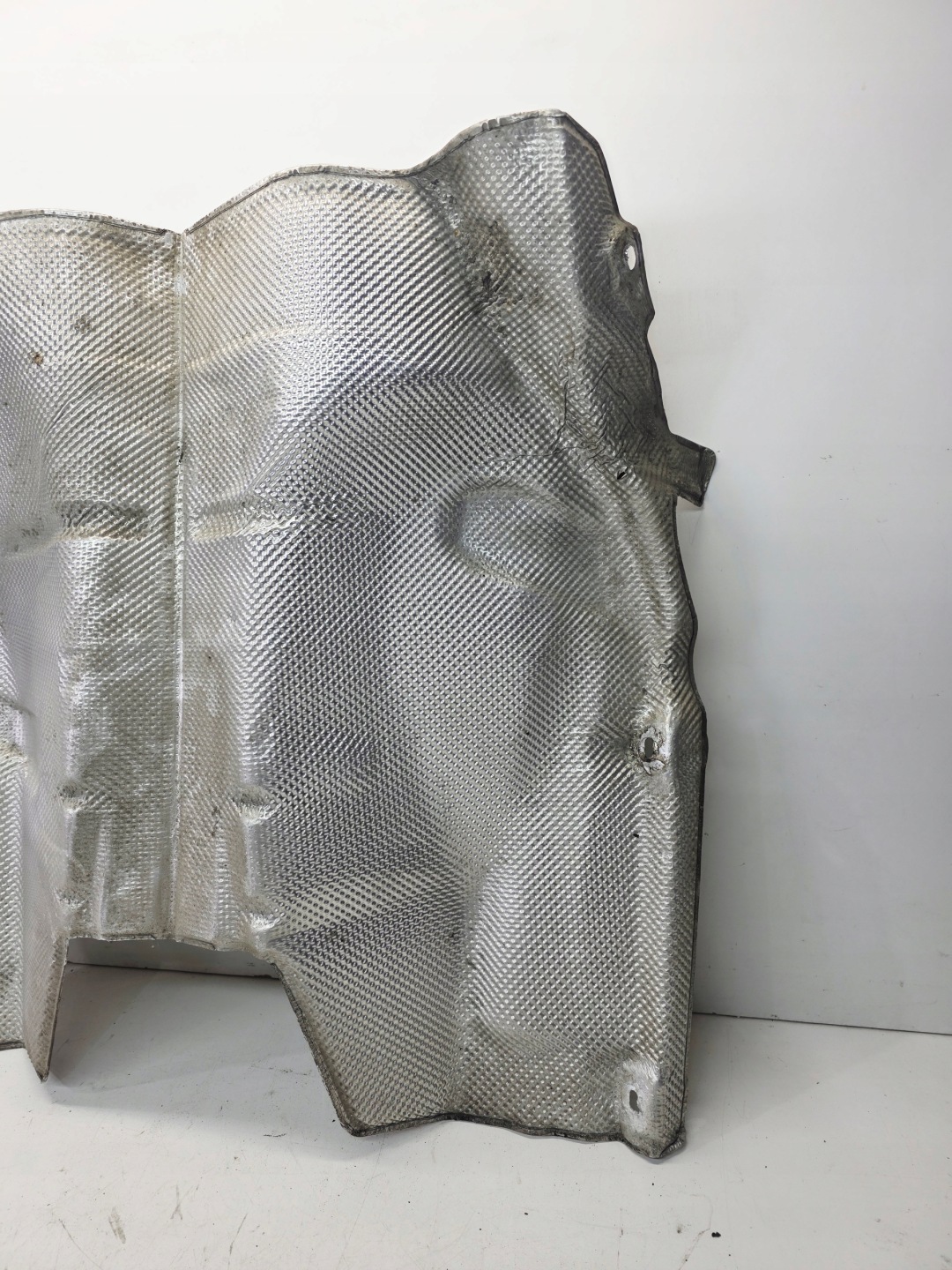 Blende Abdeckung TERMICZNA des Auspuffs AUDI A4 B6 B7 8E0804159B