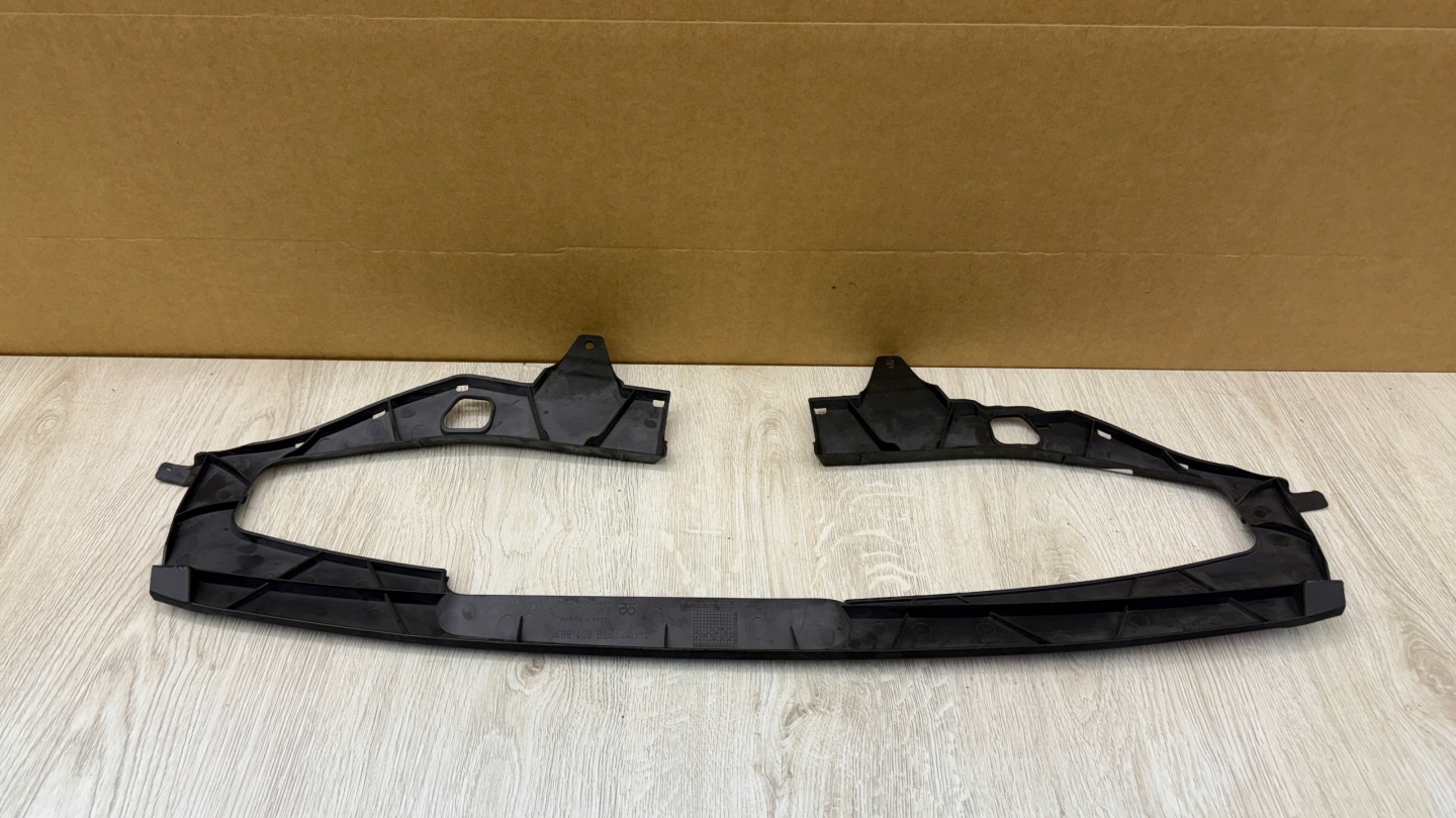 PORSCHE MACAN S 95B Support Console Pare choc Arrière 95B807883 K68/120WZ
