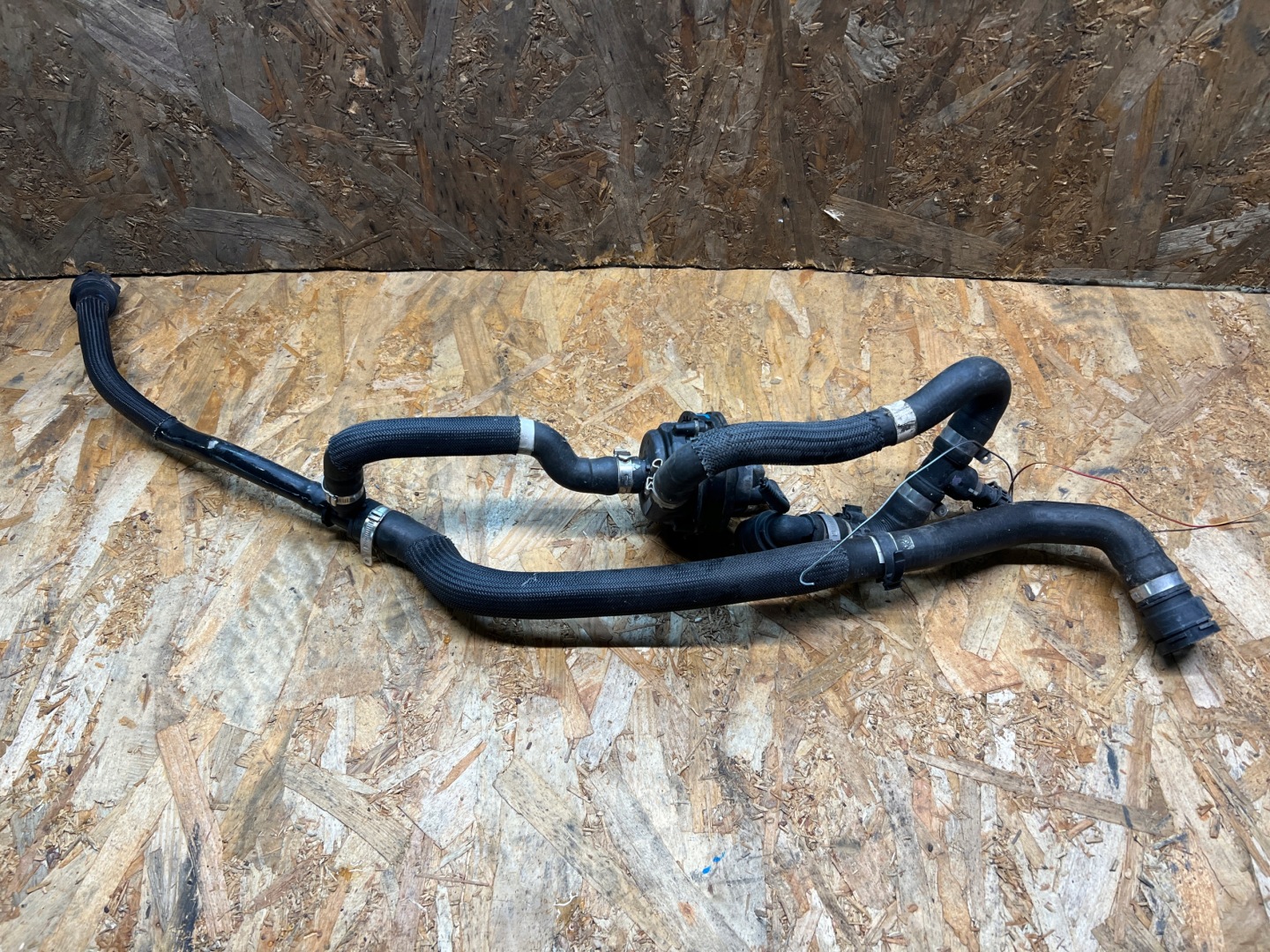 pumpa cirkulacije vode cijev crijevo prijenos ALFA ROMEO STELVIO 52076512