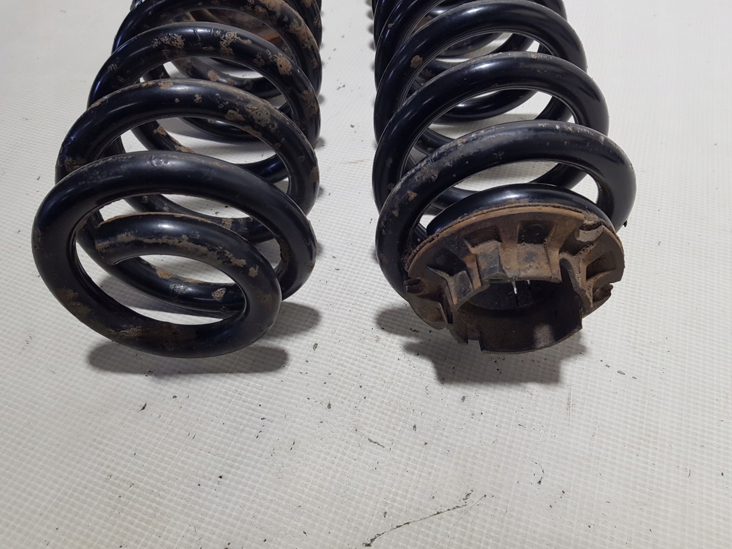 spring rear part left right MERCEDES ML W164 GL X164