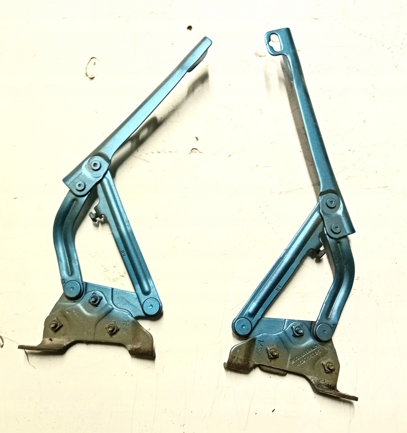 Cerniere cofano Z22Y OPEL CORSA E 5D 13186899 13186900
