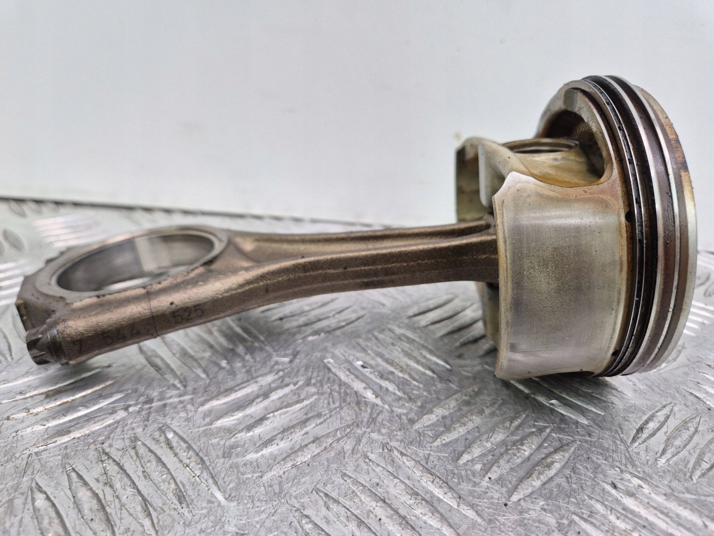 Piston avec bielle BMW 5 E60 E61 550i 7544525 N62B48B