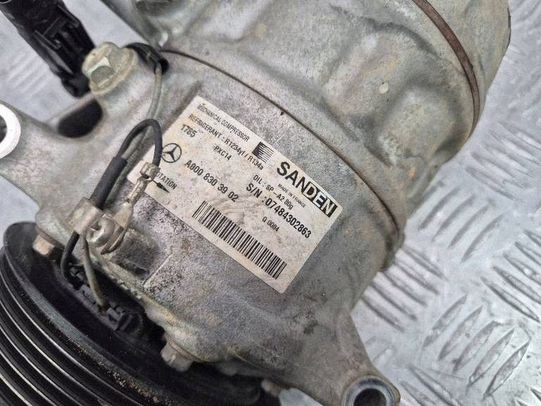Mercedes C300 W205 klimakompressor A0008303902 M264