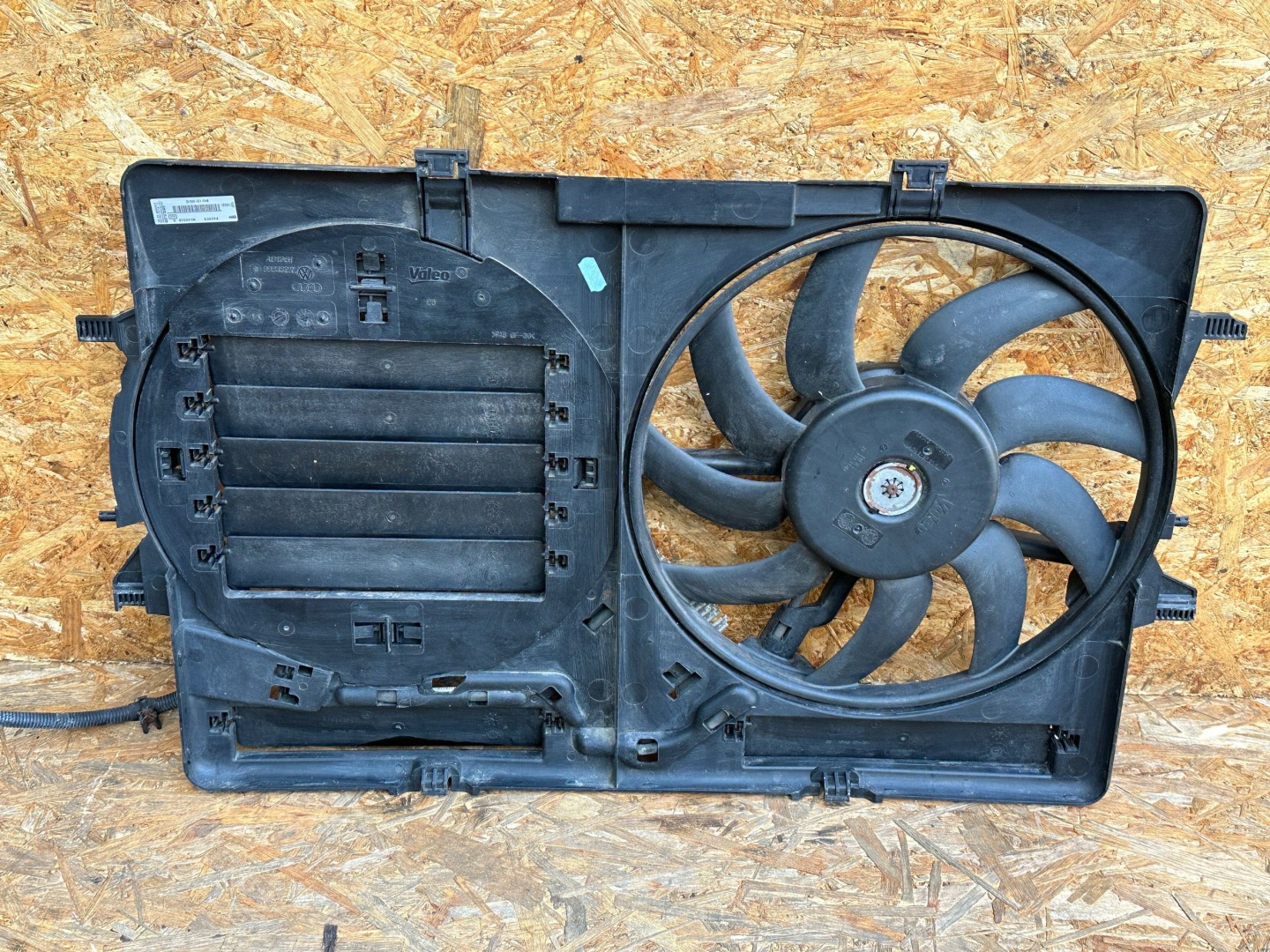 AUDI A4 B8 A5 8T Q5 ventilator poklopač ventilatora ventilator 8K0121003Q
