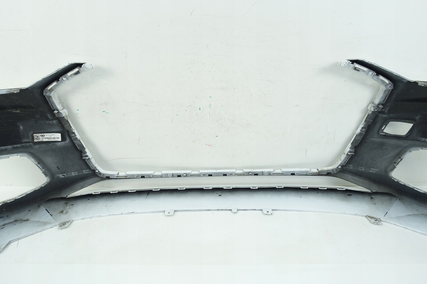 nárazník předek přední AUDI A6 C8 4K0 4K0807437
