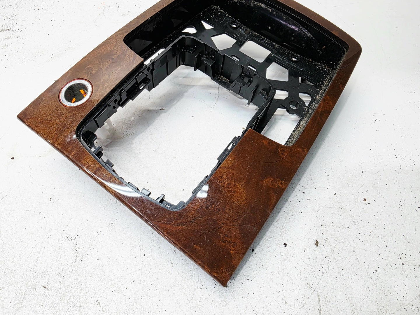 TUNEL mitte DEKOR ORZECHOWY AUDI Q7 4L 4L0864261B